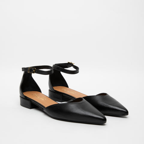 WOMEN'S BLACK CLOSED TOE SANDAL IN LEATHER