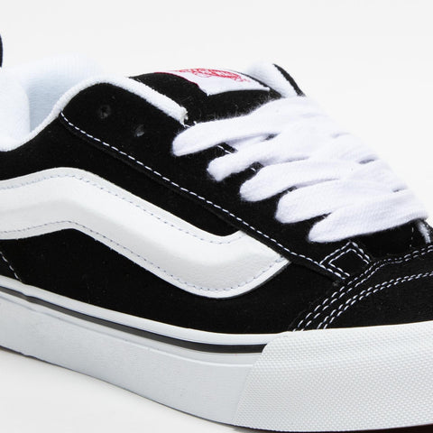 KNU SKOOL BLACK/TRUE WHITE SNEAKERS UNISEX IN PELLE